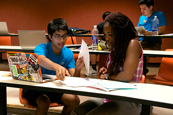 Student Advisors Make All the Difference at Orientation Sessions